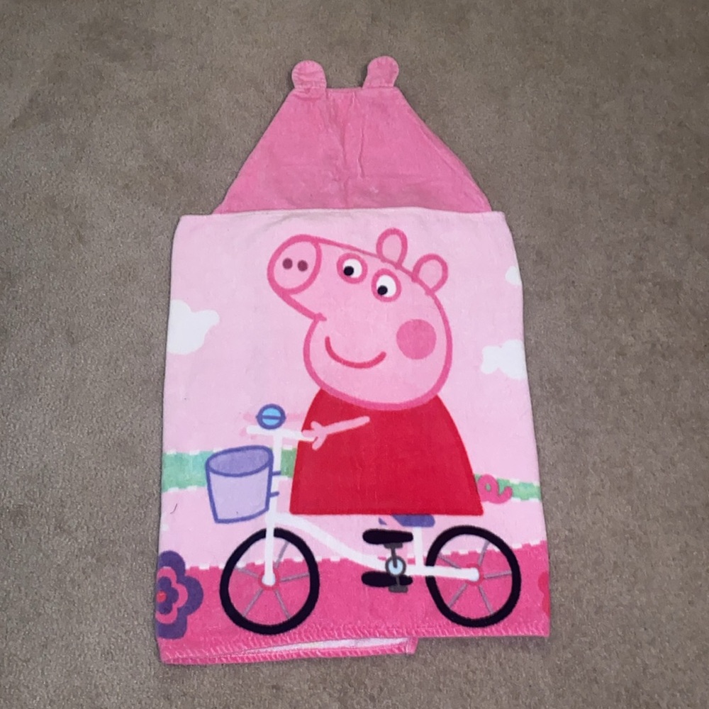 Peppa 🐽 Pig Hooded Towel Wrap